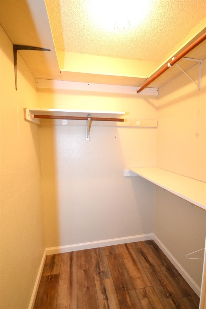 8833 Tallwood Dr - Photo 16