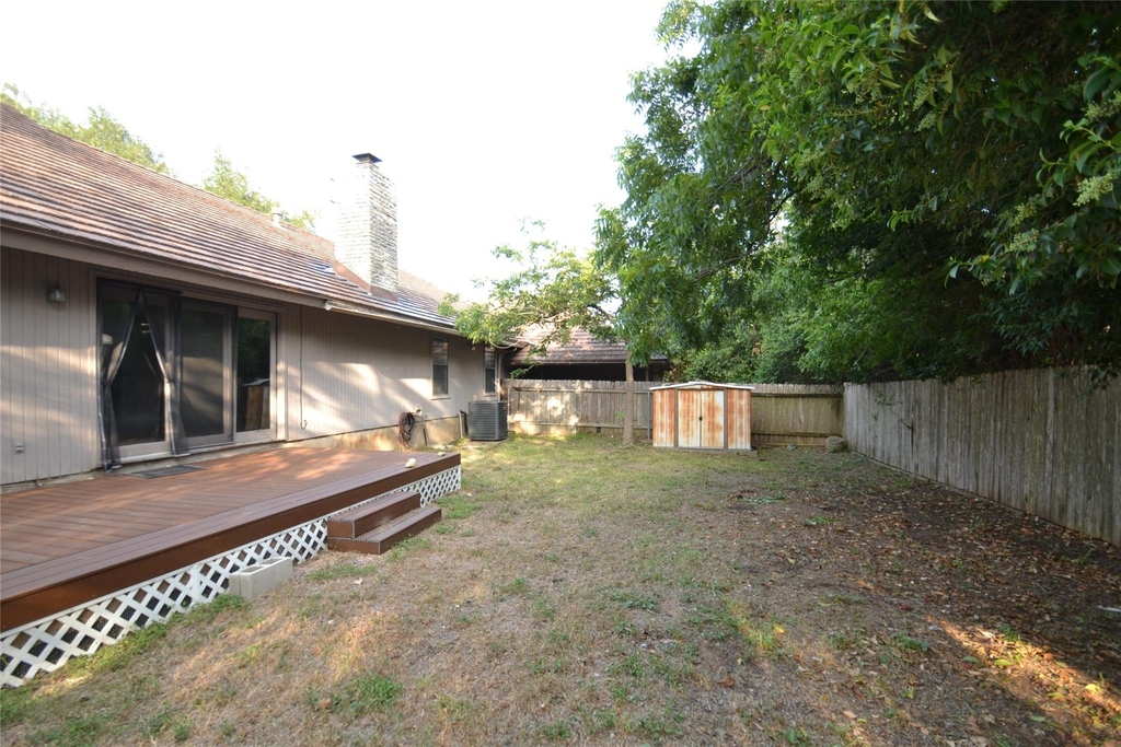 8833 Tallwood Dr - Photo 35