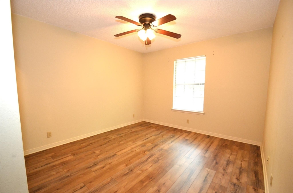 8833 Tallwood Dr - Photo 19