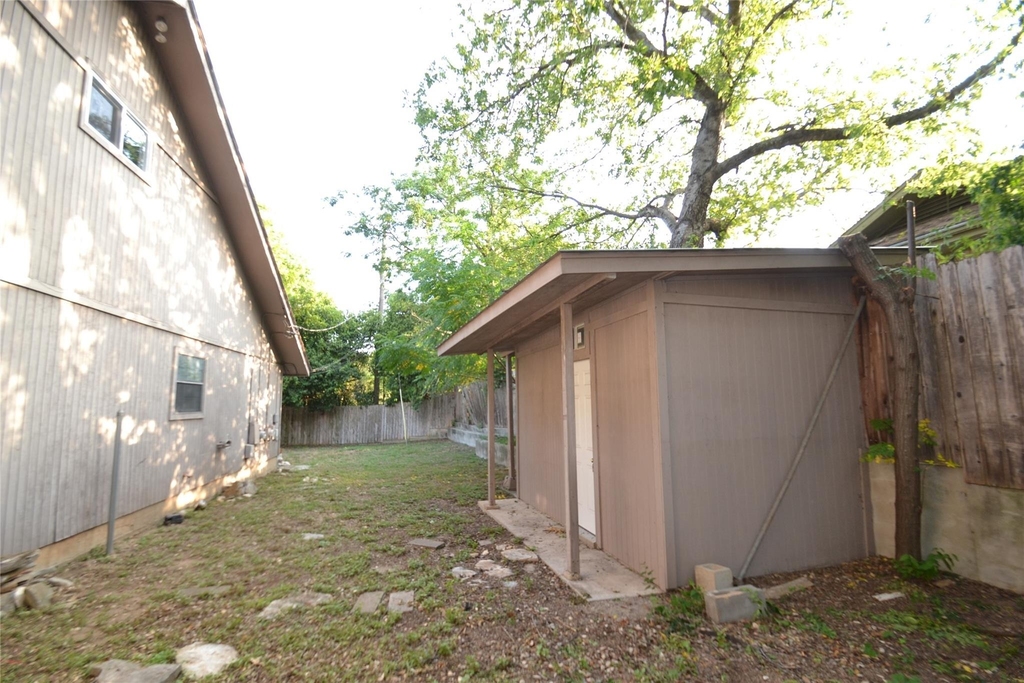 8833 Tallwood Dr - Photo 33