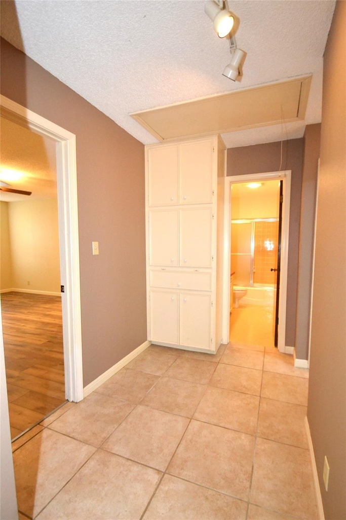 8833 Tallwood Dr - Photo 12