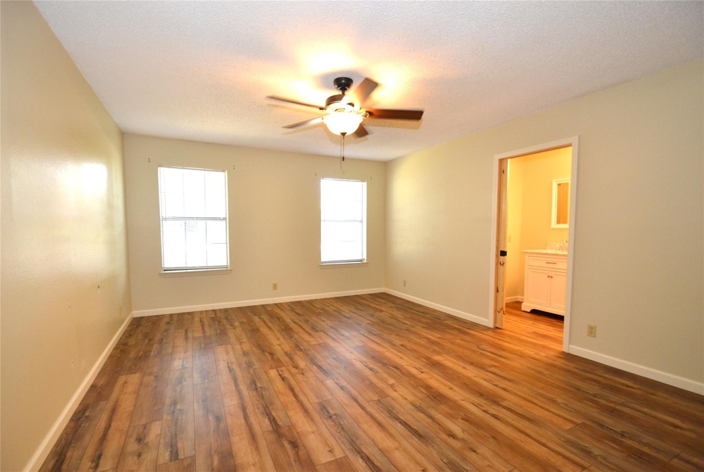 8833 Tallwood Dr - Photo 13