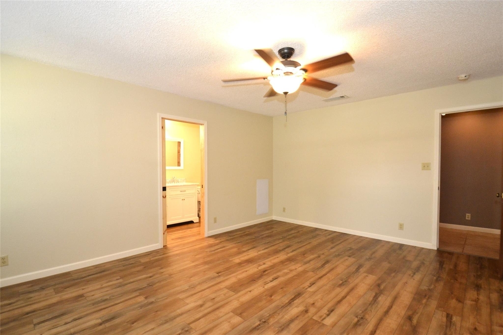 8833 Tallwood Dr - Photo 17