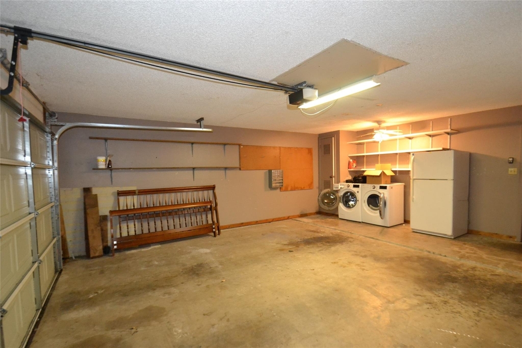 8833 Tallwood Dr - Photo 36