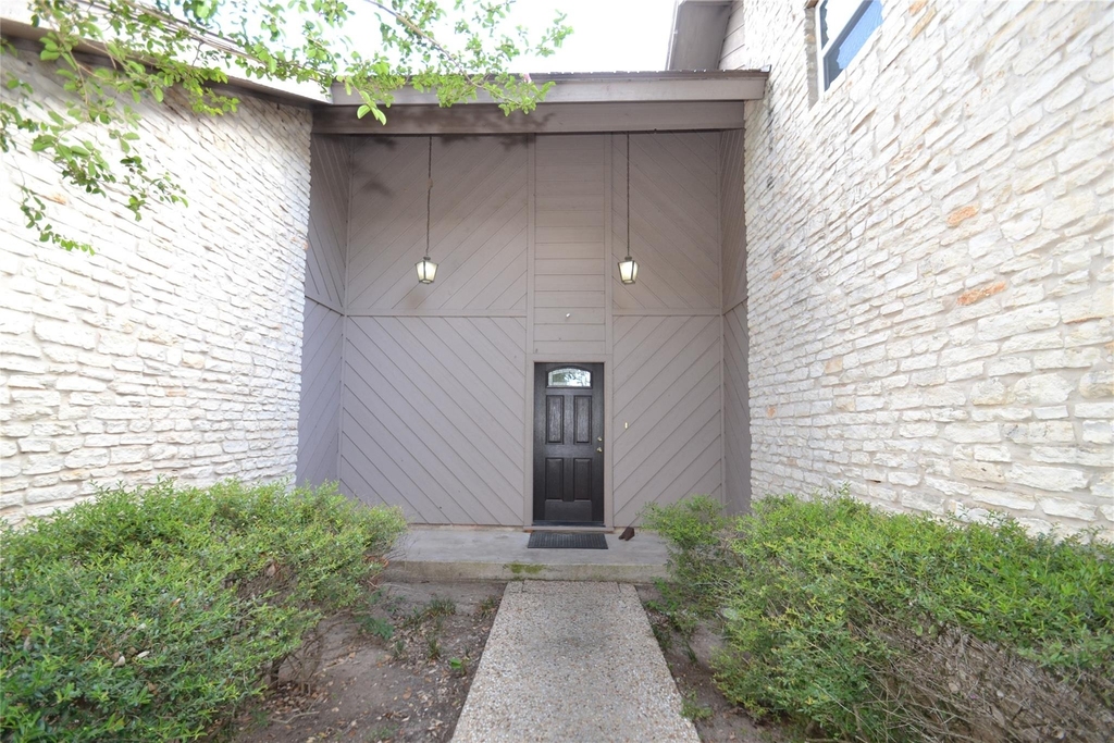 8833 Tallwood Dr - Photo 1
