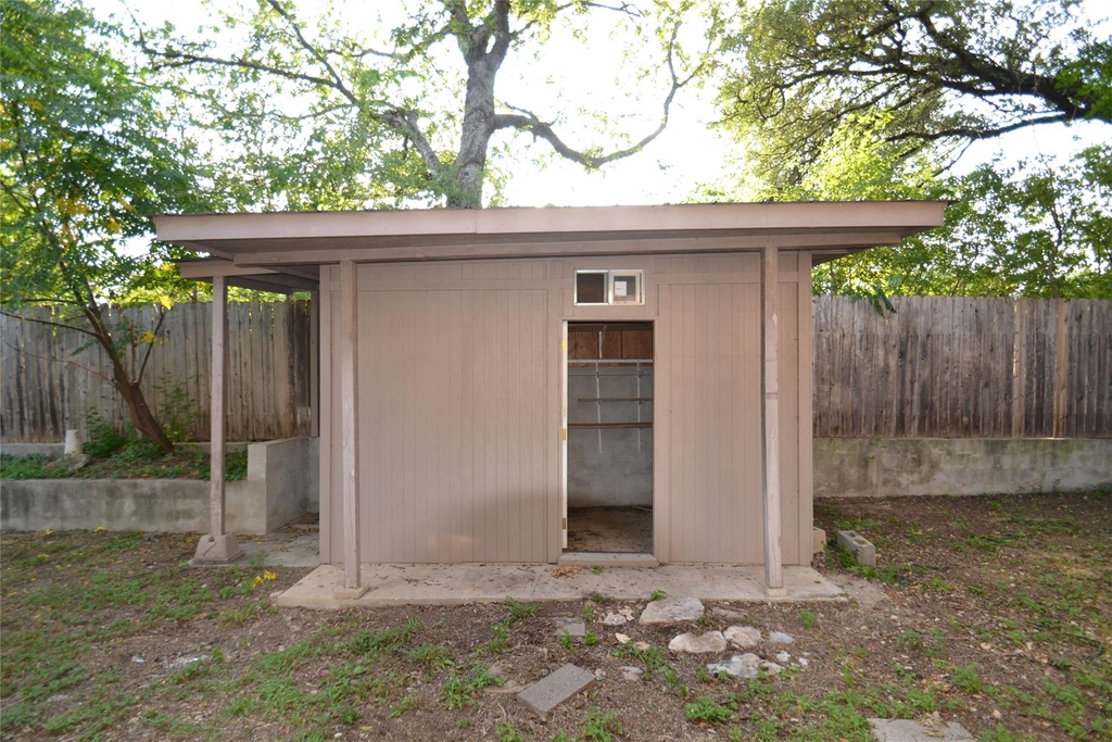 8833 Tallwood Dr - Photo 32