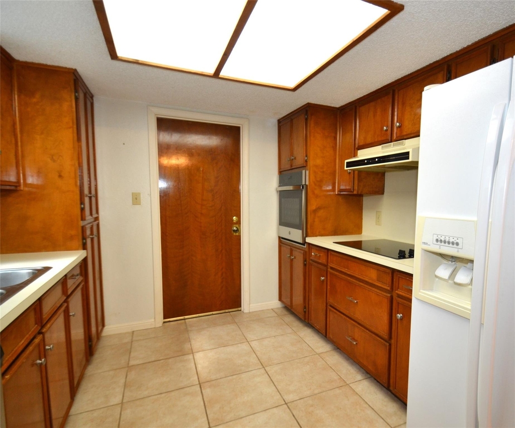 8833 Tallwood Dr - Photo 7
