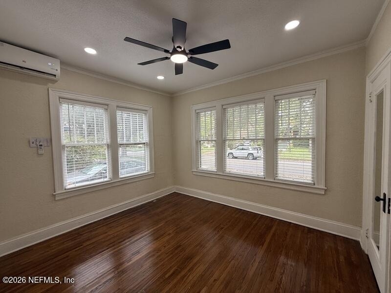 2744 Riverside Avenue - Photo 8