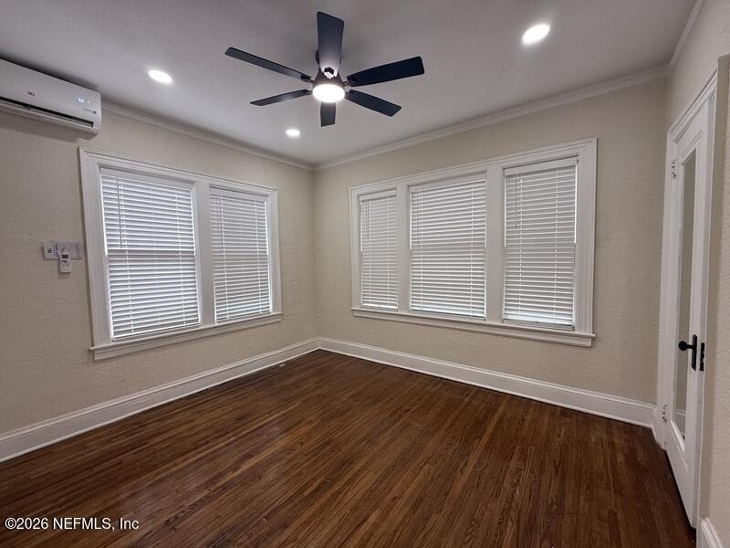 2744 Riverside Avenue - Photo 2