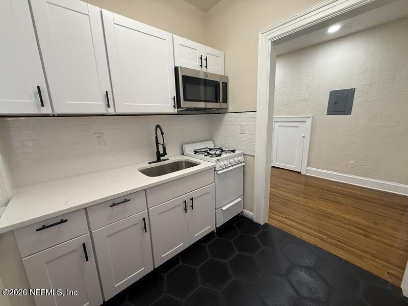 2744 Riverside Avenue - Photo 6