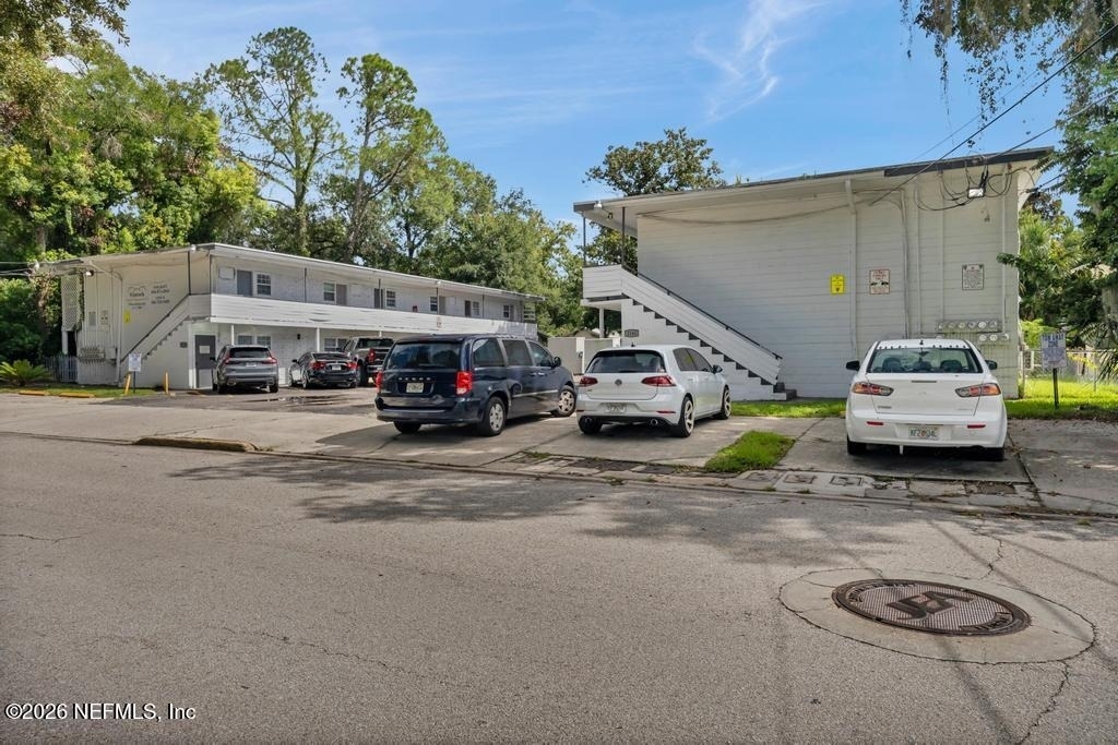 2146 Inwood Terrace - Photo 18