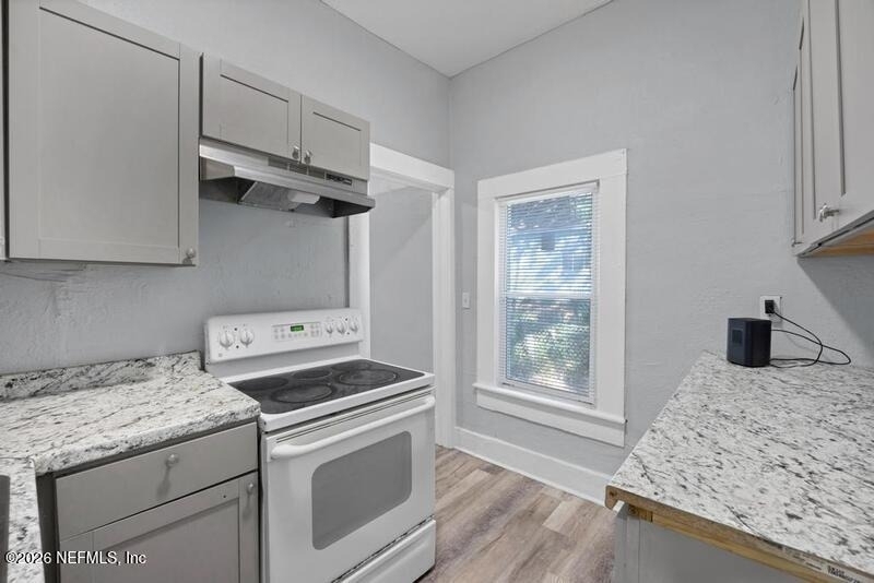 1648 W 36th Street - Photo 4