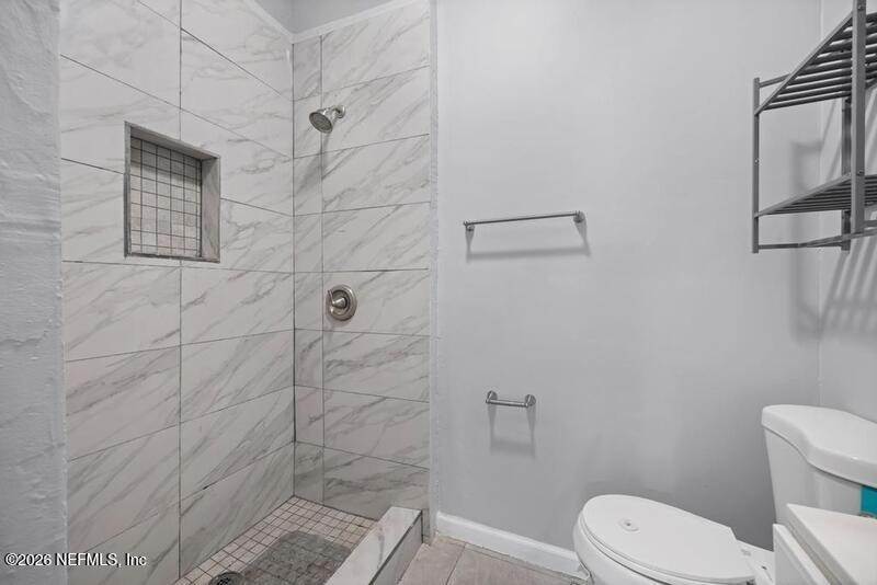 1648 W 36th Street - Photo 15