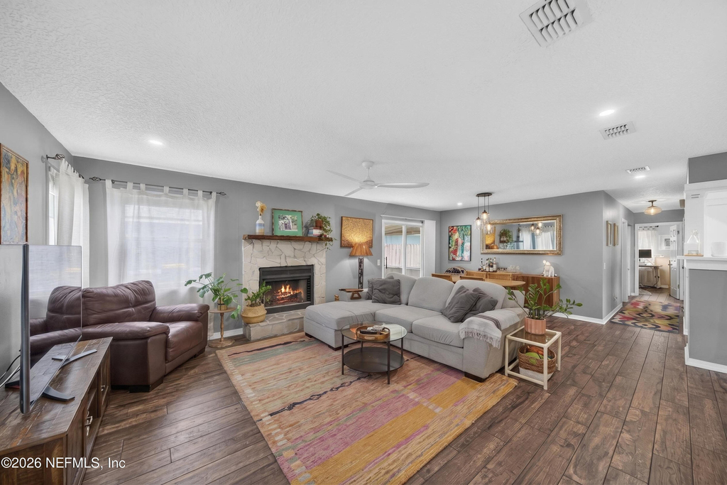 1155 13th Street N - Photo 2