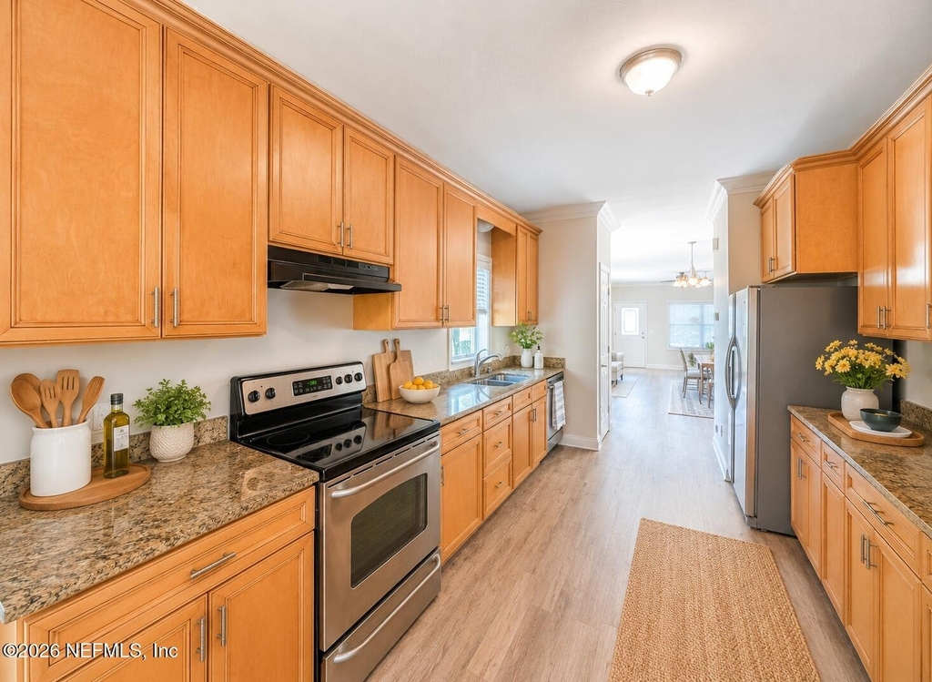 411 3rd Avenue S - Photo 2