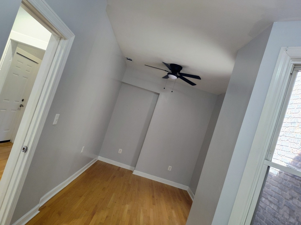 4557 S Wabash Avenue - Photo 9