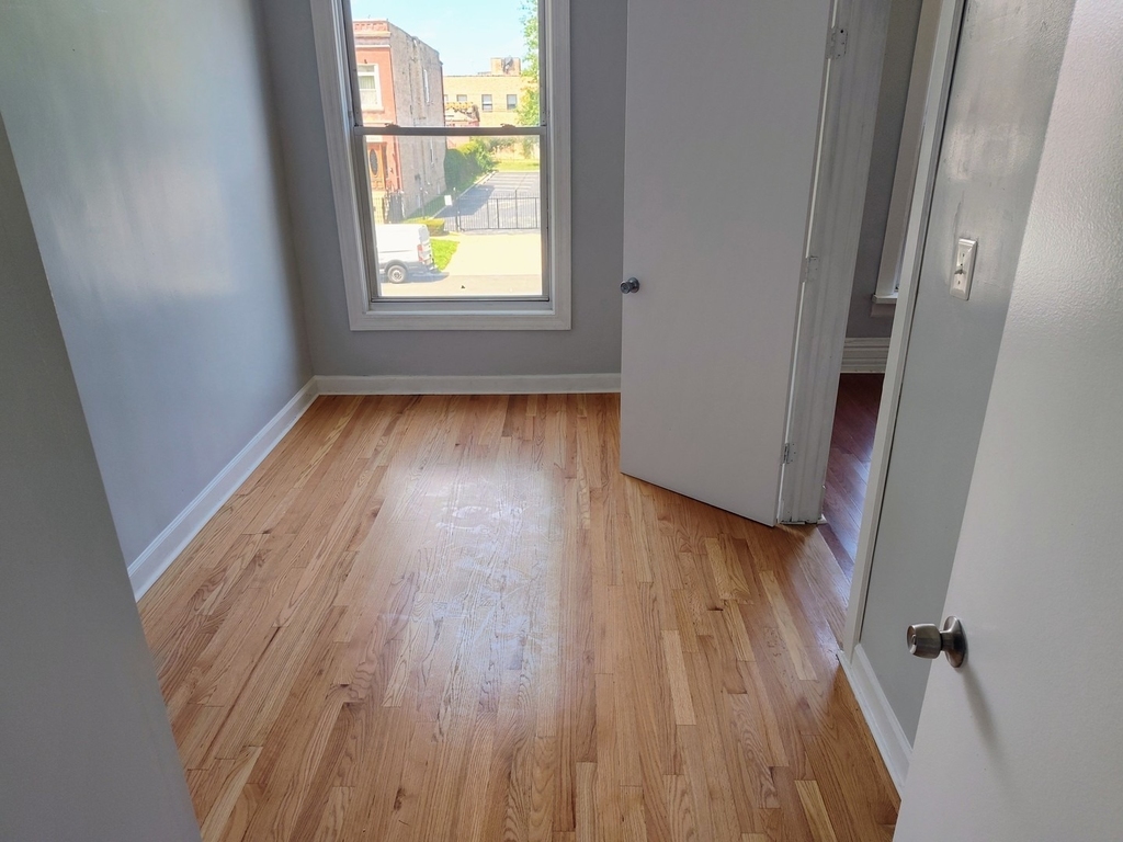 4557 S Wabash Avenue - Photo 6