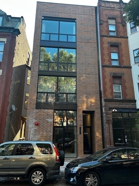 1507 N Sedgwick Street - Photo 0
