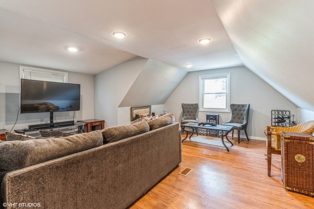 3575 N Milwaukee Avenue - Photo 1
