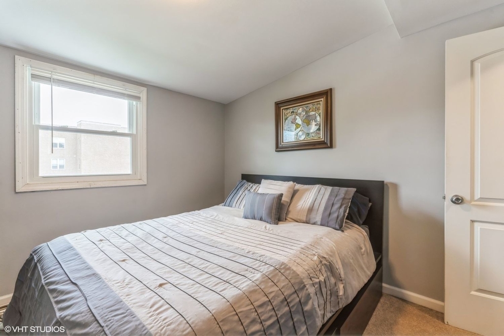 3575 N Milwaukee Avenue - Photo 4