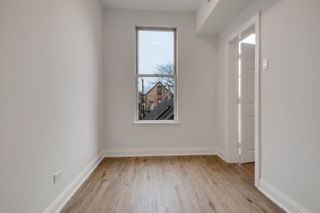 2029 N Damen Avenue - Photo 13