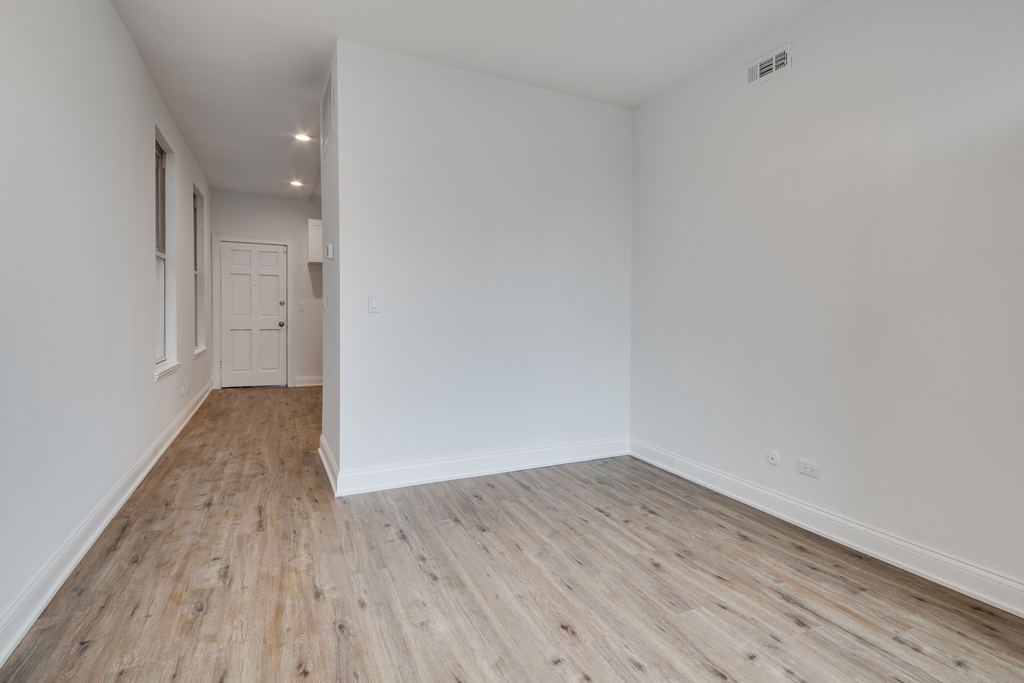2029 N Damen Avenue - Photo 7