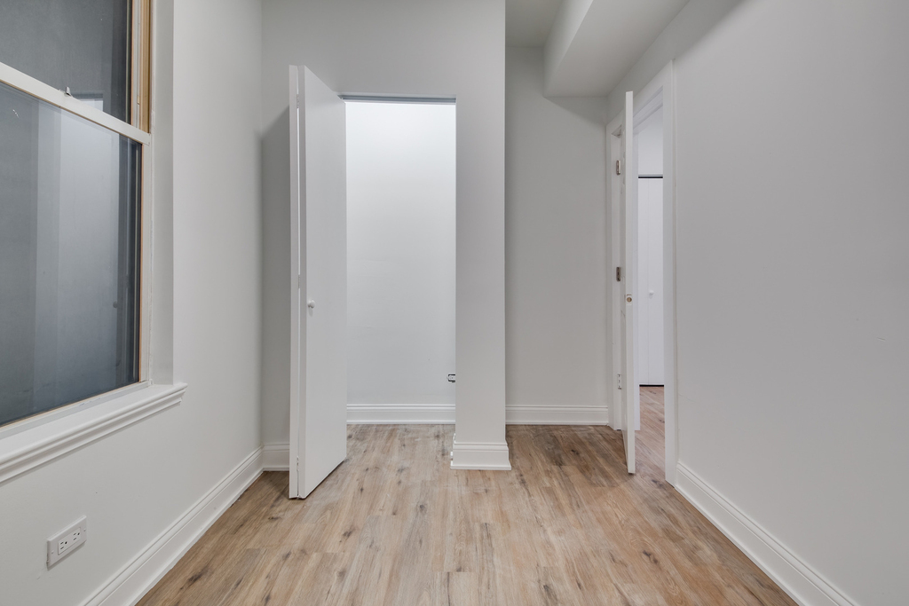 2029 N Damen Avenue - Photo 12