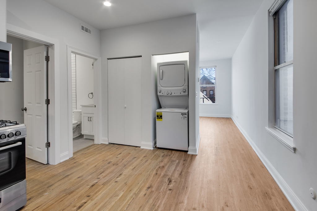 2029 N Damen Avenue - Photo 5