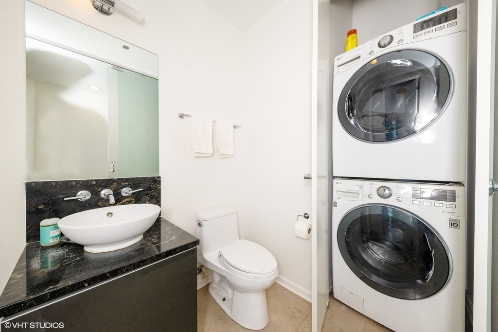 600 N Fairbanks Court - Photo 10