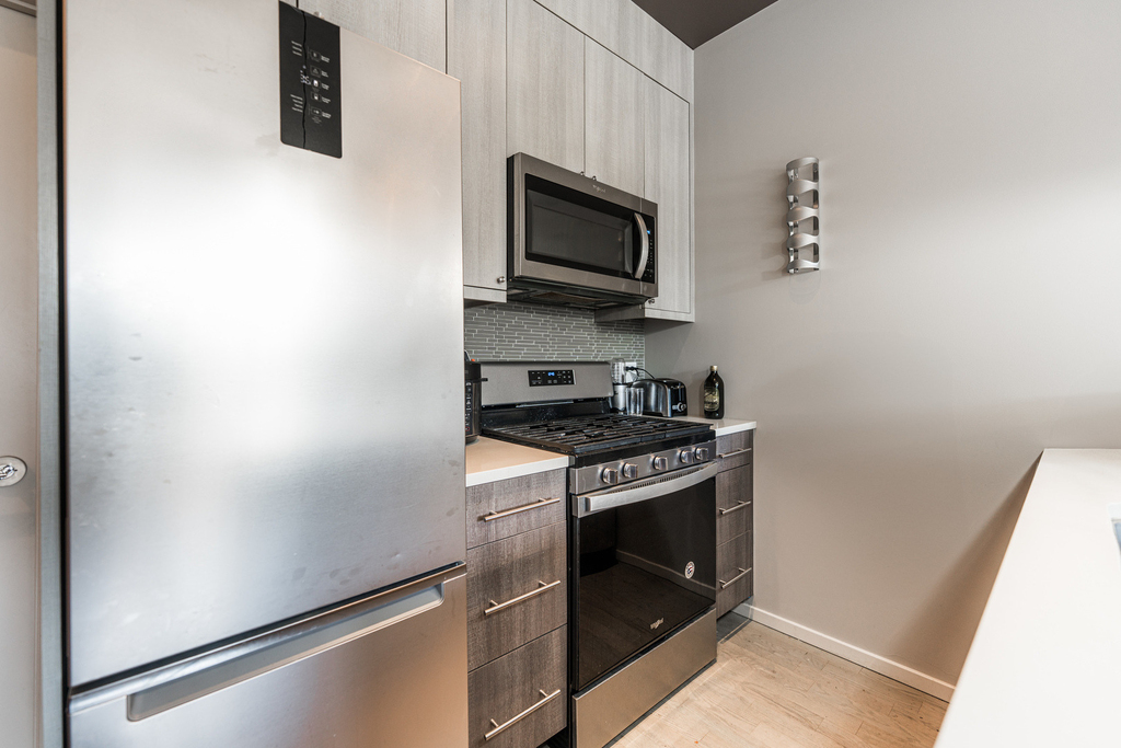 2108 W 18th Place - Photo 5