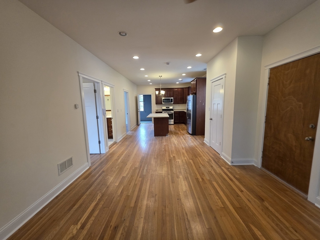 2343 W Winona Street - Photo 4