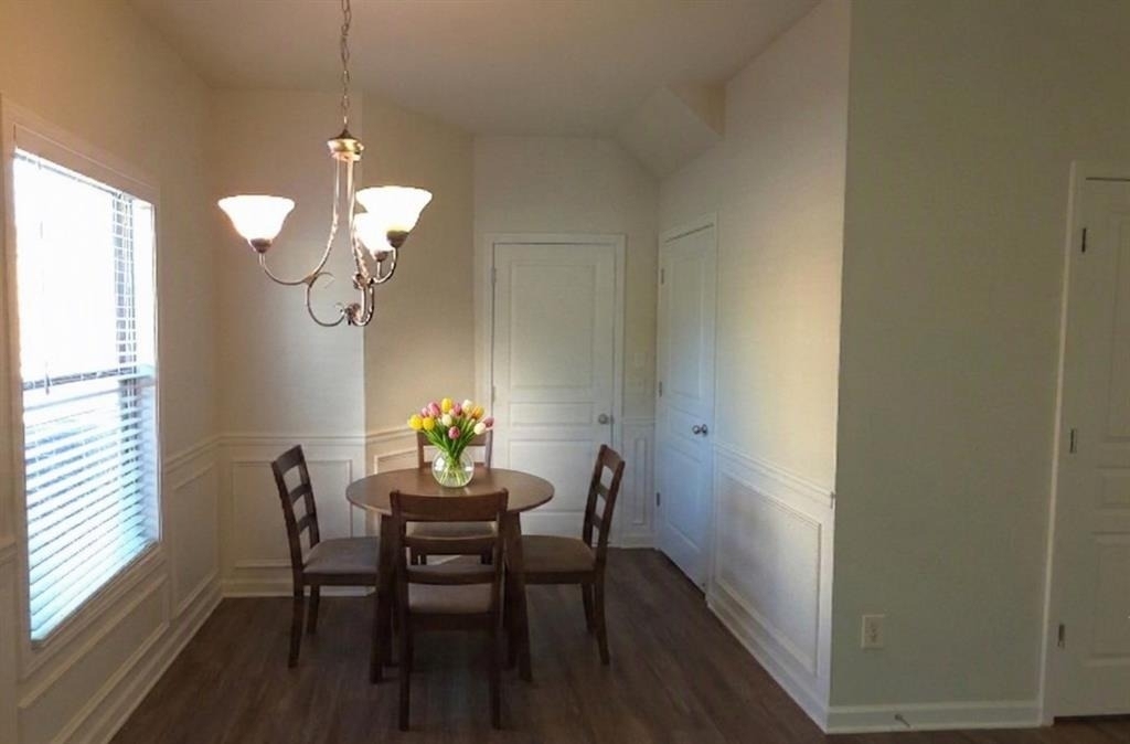 2200 Oakland Grove Place - Photo 3