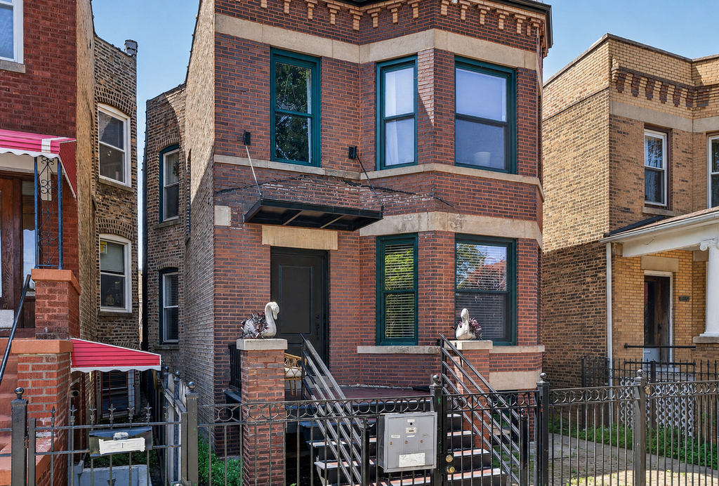 3023 W Wellington Avenue - Photo 1