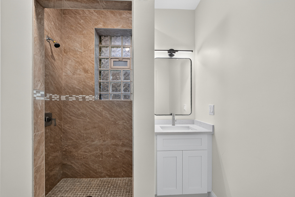 3023 W Wellington Avenue - Photo 17