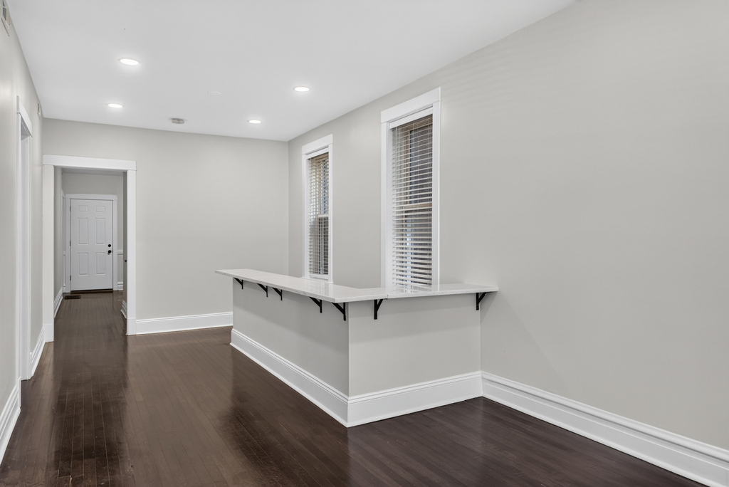 3023 W Wellington Avenue - Photo 14