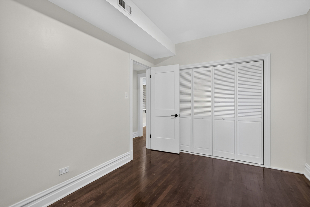 3023 W Wellington Avenue - Photo 15