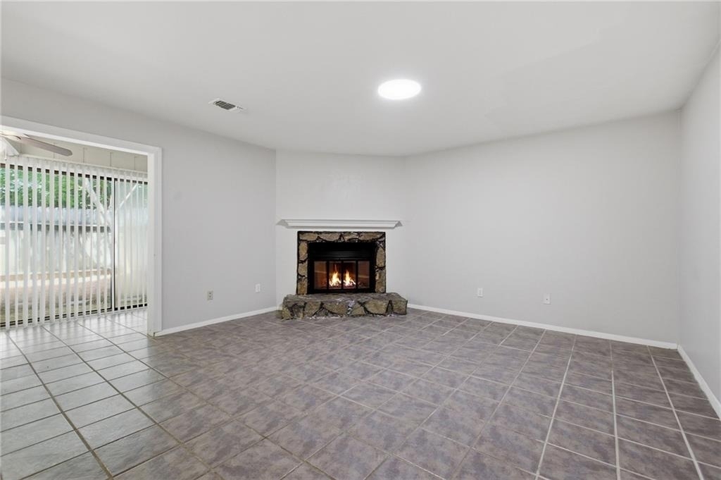2183 Surrey Court Se - Photo 10