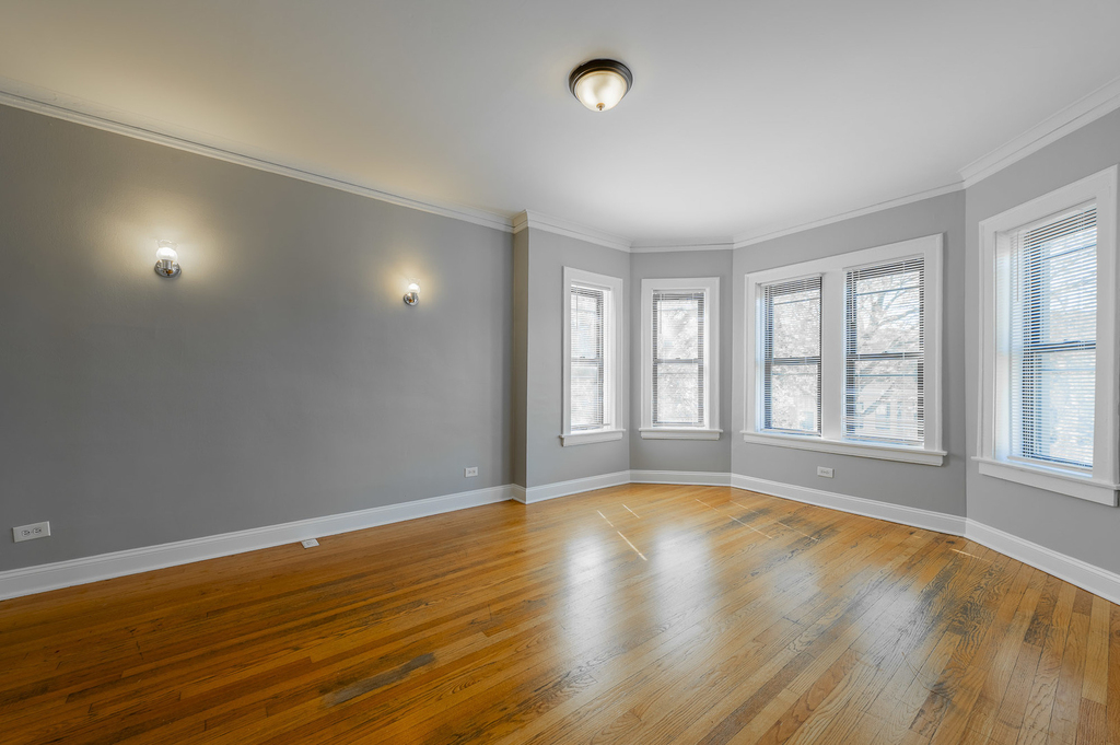 2056 W Arthur Avenue - Photo 4