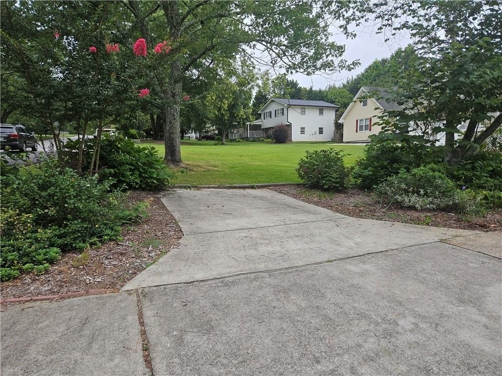 395 Monivea Lane - Photo 1