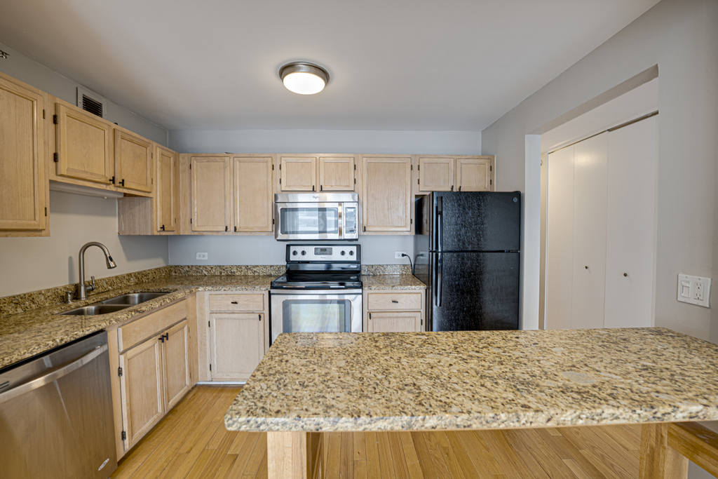200 N Dearborn Street - Photo 5
