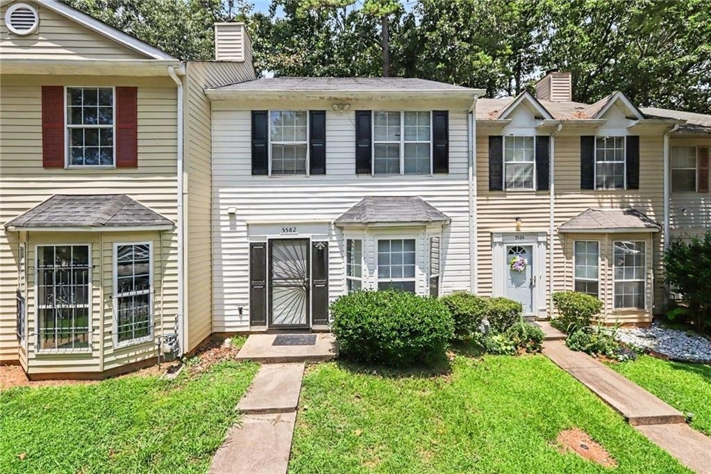 5582 Stonington Trace Parkway - Photo 1