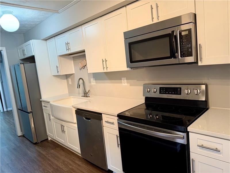 1059 Mariners Drive - Photo 2