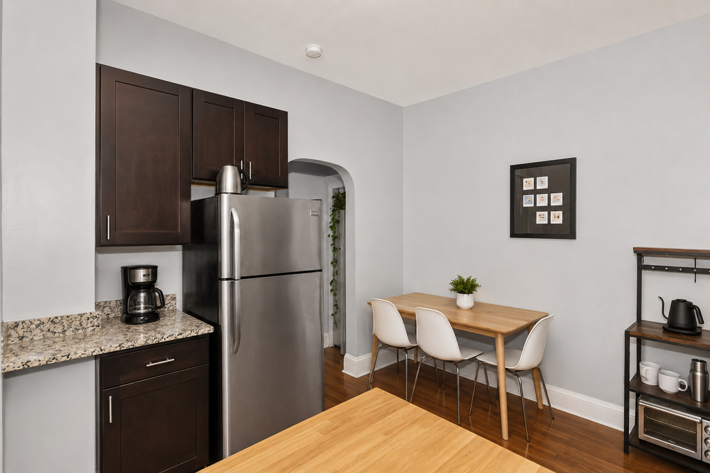 841 N Damen Avenue - Photo 8