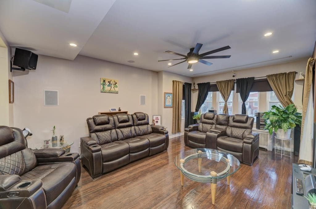 1941 N Harding Avenue - Photo 4