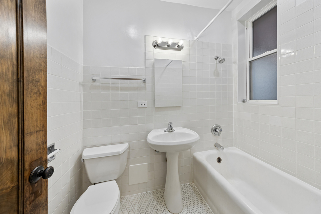 1923 W Estes Avenue - Photo 6
