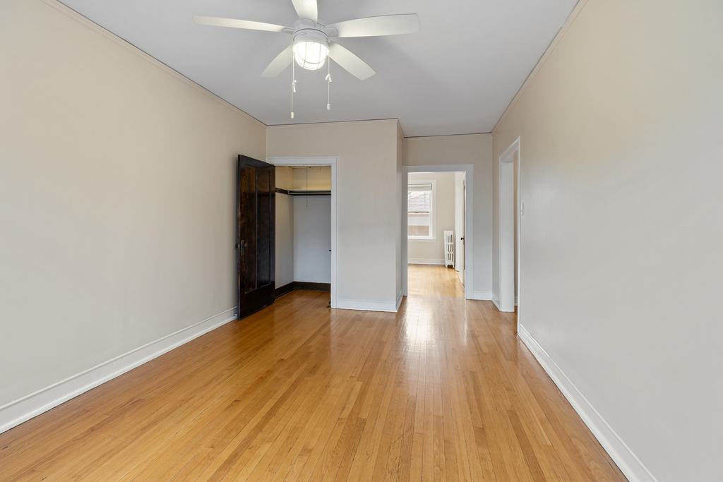 1923 W Estes Avenue - Photo 8