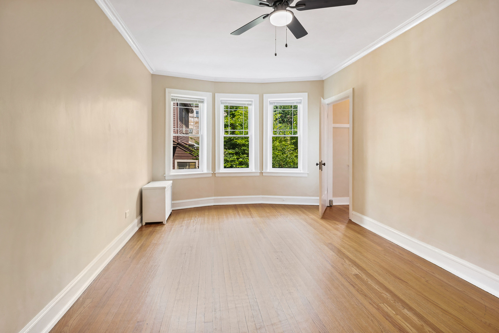 1923 W Estes Avenue - Photo 6