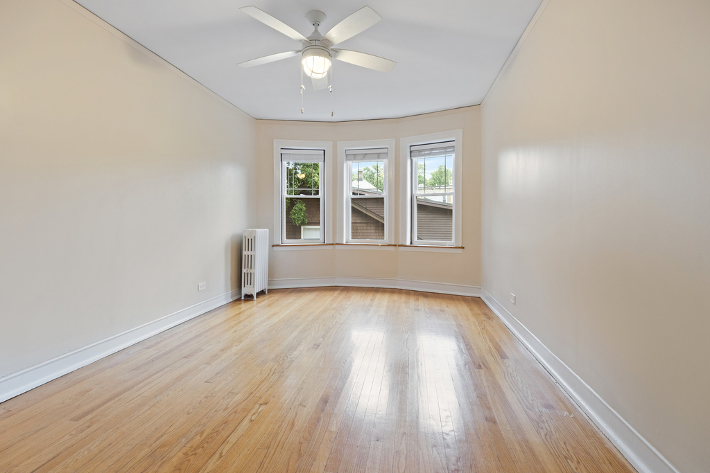 1923 W Estes Avenue - Photo 5