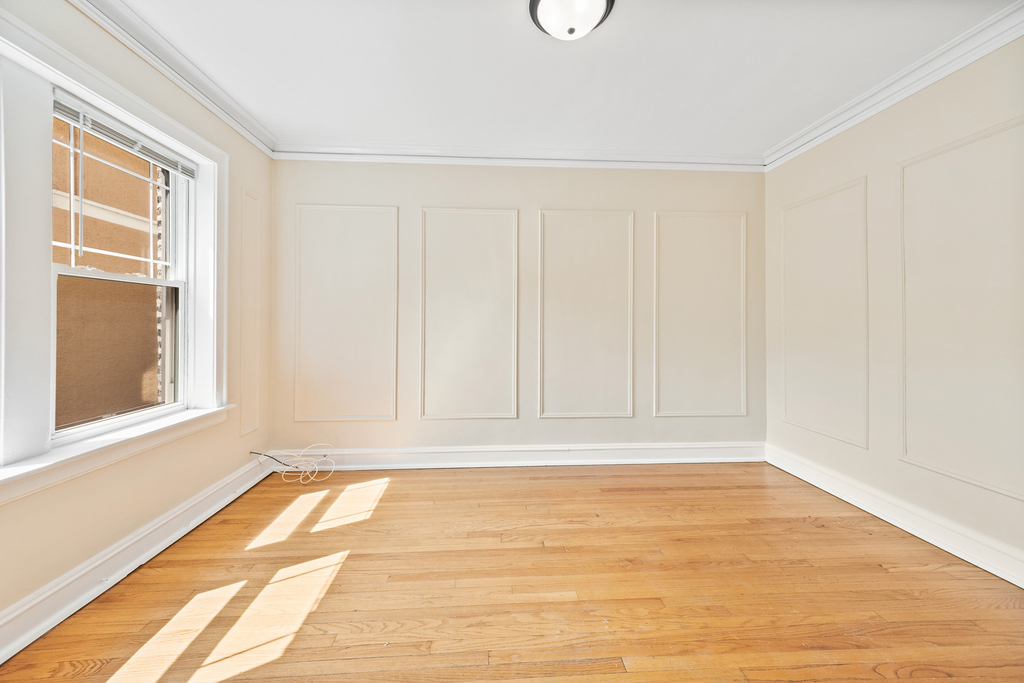 1923 W Estes Avenue - Photo 4