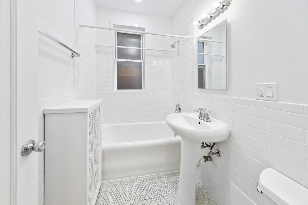 1923 W Estes Avenue - Photo 7